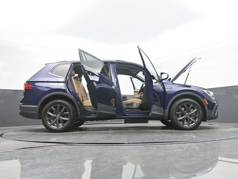 Used 2022 Volkswagen Tiguan SE image 70