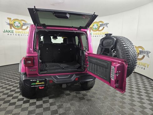 Used 2021 Jeep Wrangler Unlimited Rubicon AWD/4WD image 34