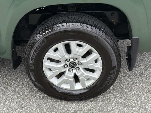Used 2024 Nissan Frontier SV w/ SV Convenience Package AWD/4WD image 19