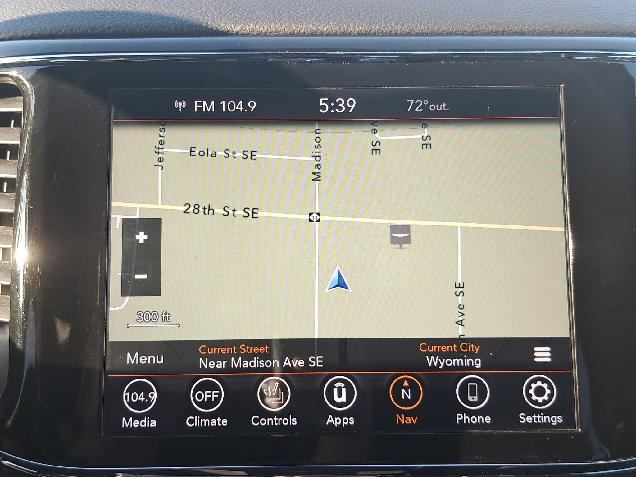 Used 2020 Jeep Grand Cherokee Altitude AWD/4WD image 25