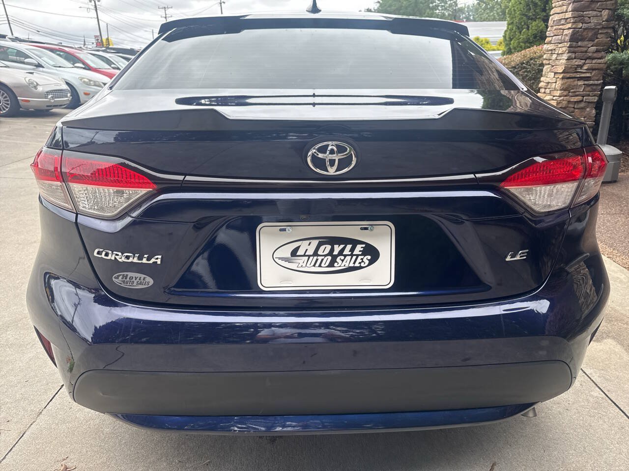 Used 2020 Toyota Corolla LE FWD image 4