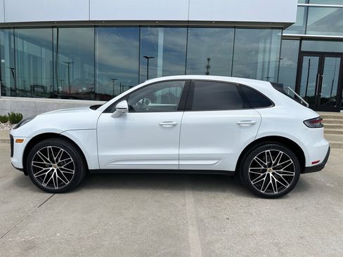 New 2025 Porsche Macan image 2