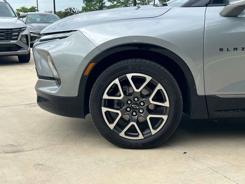 Used 2024 Chevrolet Blazer RS w/ Driver Confidence II Package AWD/4WD image 8