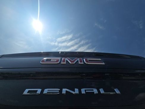 Used 2024 GMC Sierra 2500 Denali w/ Denali Reserve Package AWD/4WD image 10