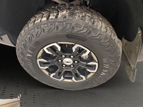 Used 2022 Chevrolet Silverado 1500 ZR2 w/ Technology Package image 28