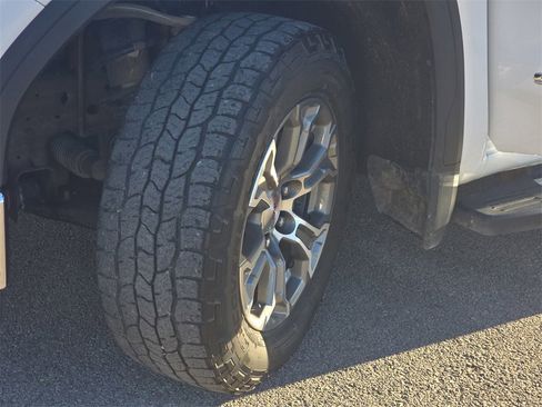 Used 2022 GMC Sierra 1500 SLE w/ X31 Off-Road Package image 27