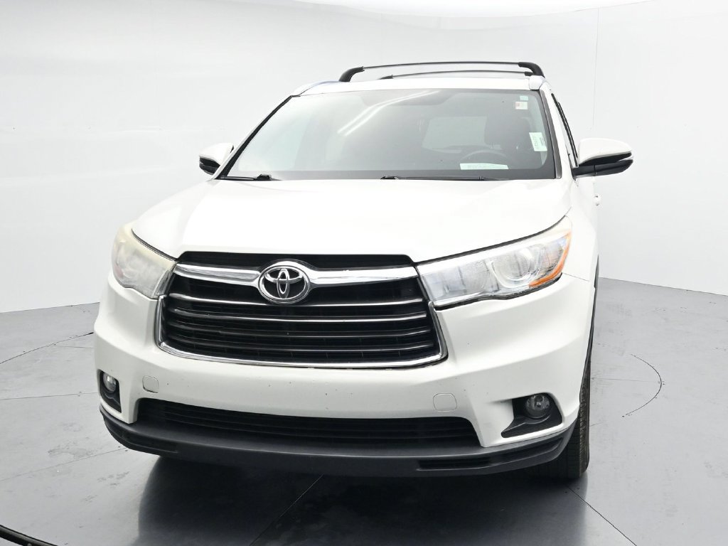 Used 2016 Toyota Highlander XLE AWD/4WD image 3