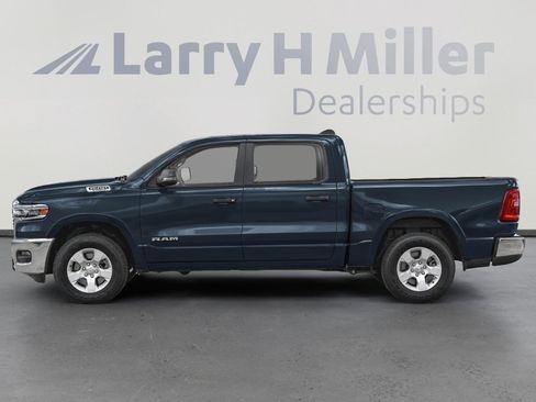 Used 2025 RAM 1500 Big Horn AWD/4WD image 3