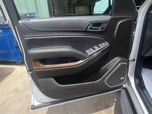 Used 2019 Chevrolet Suburban LT AWD/4WD image 10