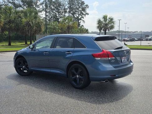 Used 2010 Toyota Venza FWD image 4