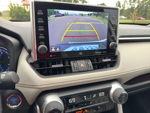 Used 2022 Toyota RAV4 Limited image 31