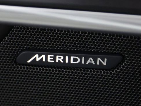 Used 2023 Jaguar F-TYPE R image 18