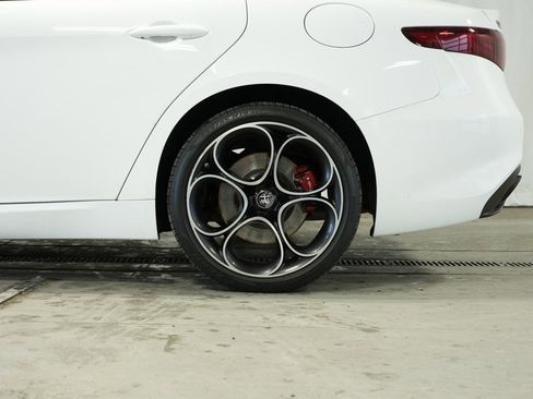 Used 2022 Alfa Romeo Giulia Veloce image 44