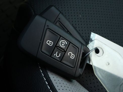 Used 2023 Volkswagen Taos SEL image 28