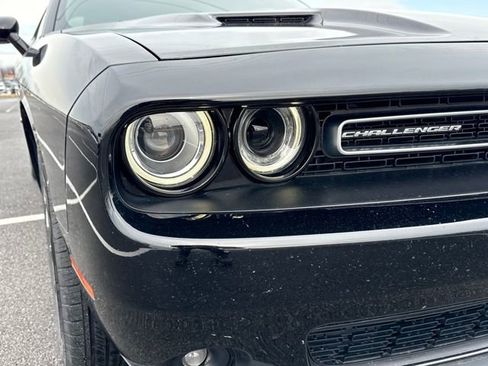 Used 2017 Dodge Challenger GT w/ Technology Group image 12