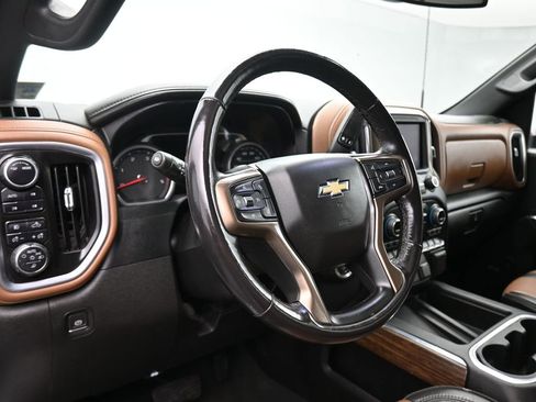 Used 2022 Chevrolet Silverado 2500 High Country w/ Safety Package II image 14