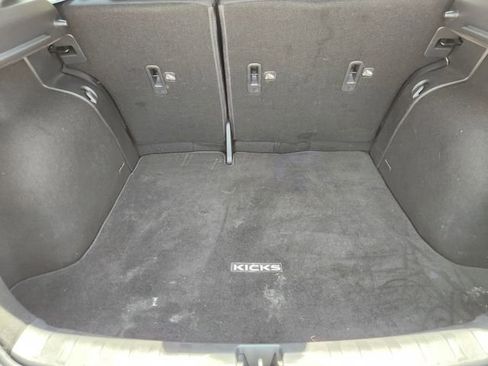 Used 2022 Nissan Kicks S image 25