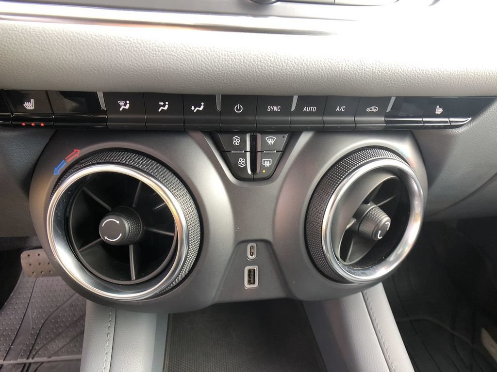 Used 2022 Chevrolet Blazer LT FWD image 18