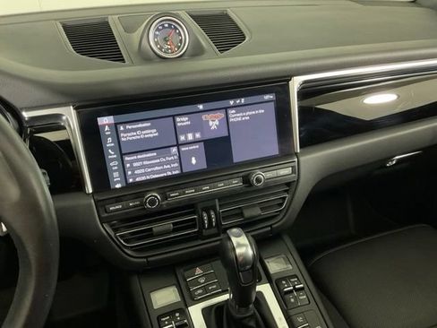 Used 2019 Porsche Macan AWD/4WD image 18