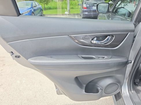 Used 2020 Nissan Rogue SV w/ Premium Package AWD/4WD image 31