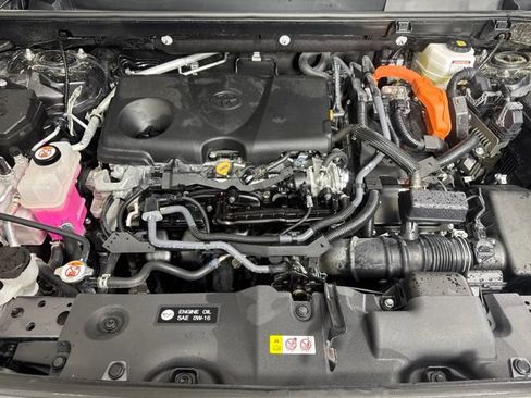 Used 2023 Toyota RAV4 XSE AWD/4WD image 9