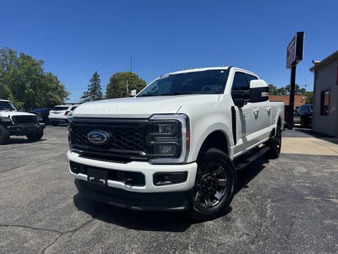 Used 2023 Ford F250 Lariat w/ Sport Appearance Package AWD/4WD image 2