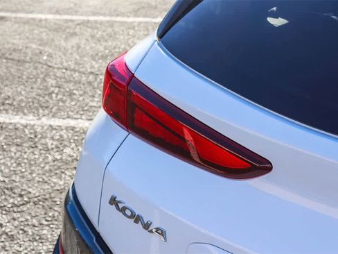 Certified 2022 Hyundai Kona Limited image 8