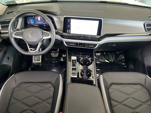 Used 2025 Volkswagen Atlas Peak Edition SE image 12