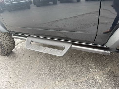 Used 2024 Ford Bronco Badlands image 25