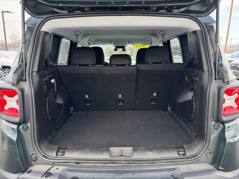 Used 2021 Jeep Renegade Sport image 28