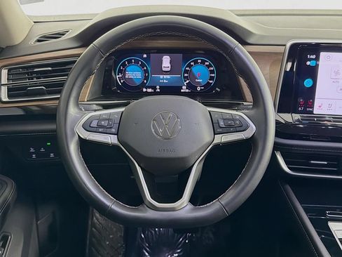 Used 2025 Volkswagen Atlas SE AWD/4WD image 14