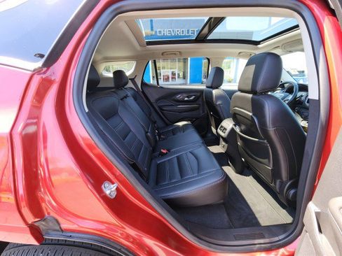 Used 2023 GMC Terrain Denali image 17