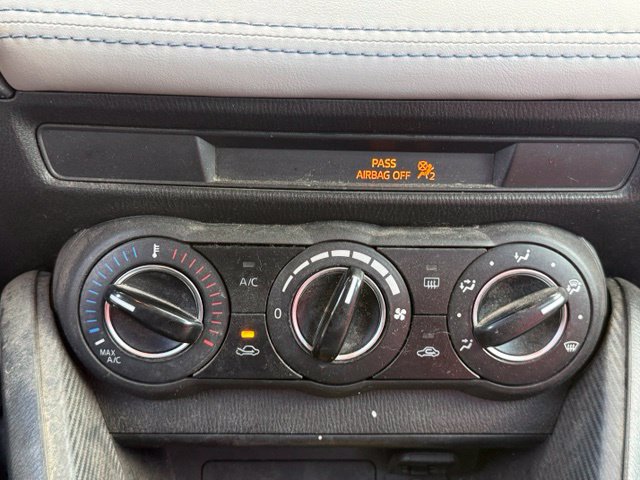 Used 2019 Toyota Yaris LE FWD image 17