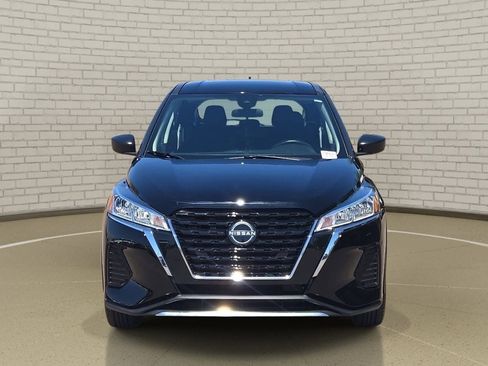 Certified 2025 Nissan Kicks Play S FWD image 2