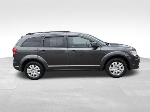 Used 2017 Dodge Journey SE w/ Flexible Seating Group FWD image 9