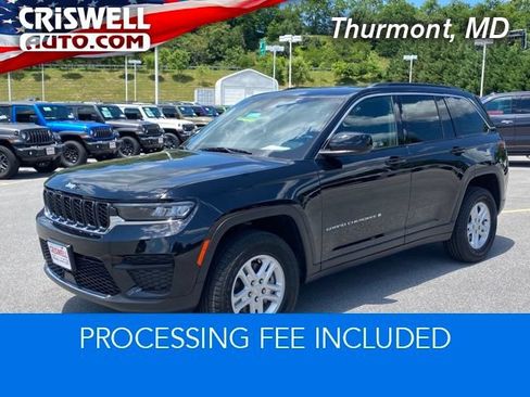 Used 2024 Jeep Grand Cherokee Laredo AWD/4WD image 1