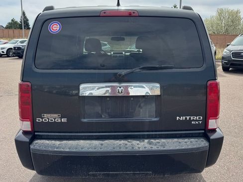 Used 2011 Dodge Nitro SXT image 5