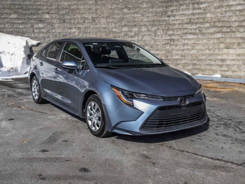 Certified 2024 Toyota Corolla LE image 2