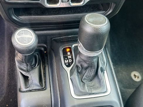 Used 2023 Jeep Wrangler Unlimited w/ Cold Weather Group AWD/4WD image 18