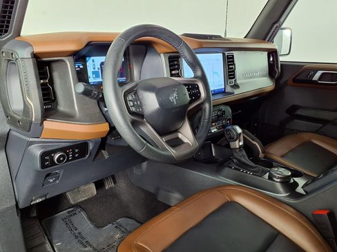 Used 2024 Ford Bronco Outer Banks AWD/4WD image 16