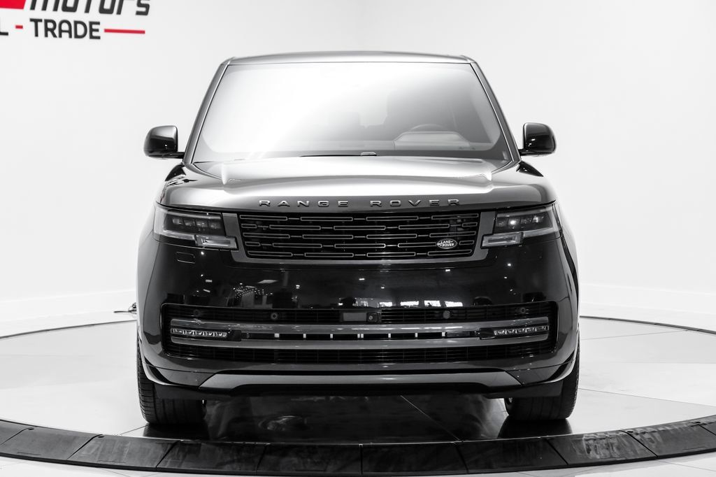 Used 2024 Land Rover Range Rover SE AWD/4WD image 2