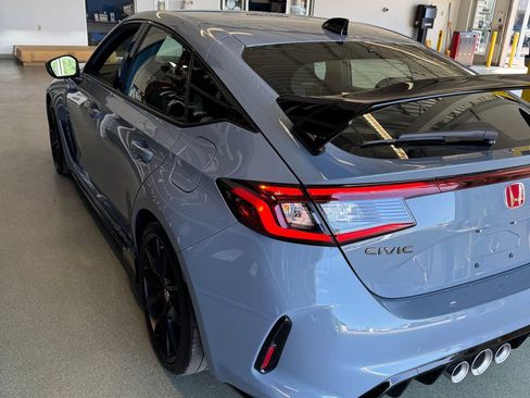 Used 2025 Honda Civic Type R image 6
