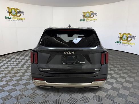 Certified 2024 Kia Sorento S image 9