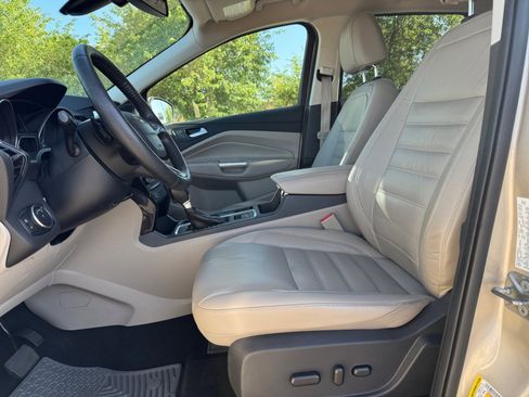 Used 2017 Ford Escape Titanium AWD/4WD image 14