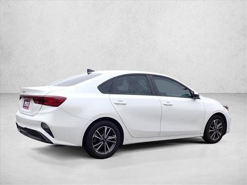 Used 2023 Kia Forte LXS w/ LXS Technology Package FWD image 9