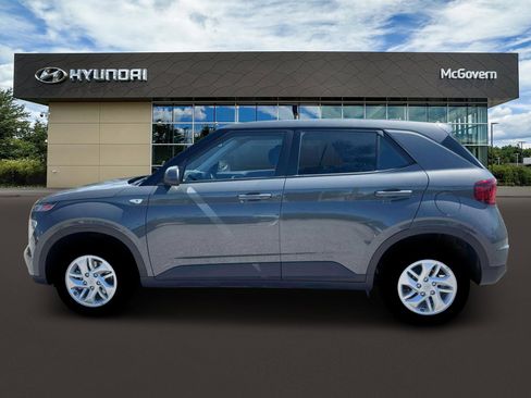 New 2026 Hyundai Venue SE FWD image 3