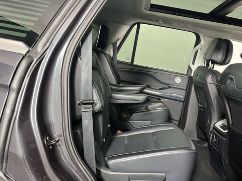 Used 2025 Lincoln Navigator Reserve image 26