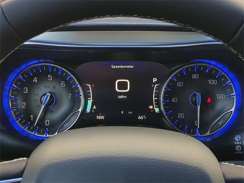 New 2026 Chrysler Pacifica Limited w/ Uconnect Theater Family Group image 38