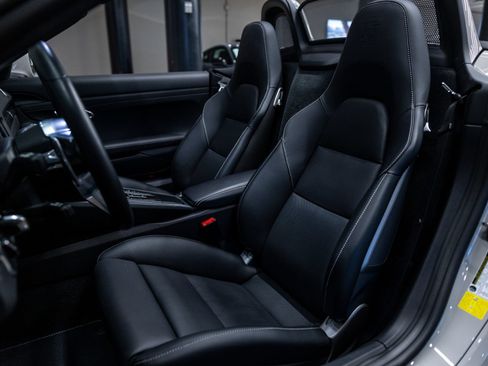 Certified 2024 Porsche 718 Boxster RWD image 5