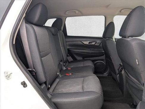 Used 2018 Nissan Rogue S image 22